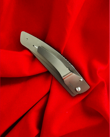 Claude Dozorme Thiers Liner Lock Knife, 9cm blade, Ram Horn Handle